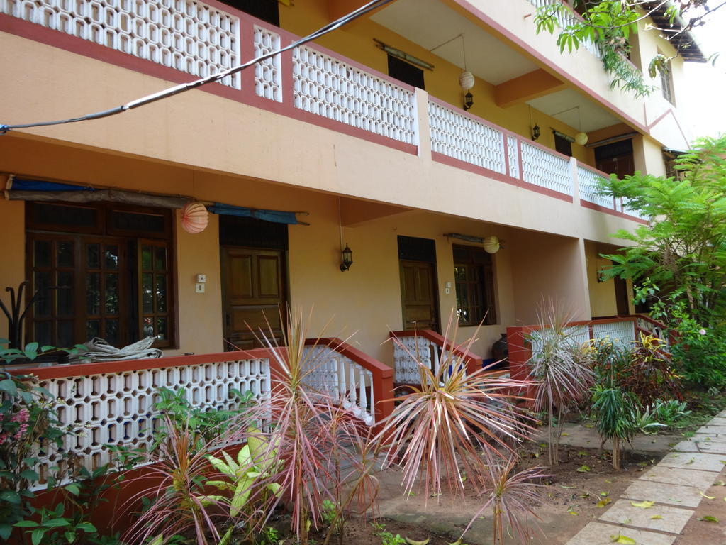 Pinto Guest House Кандолим Экстерьер фото